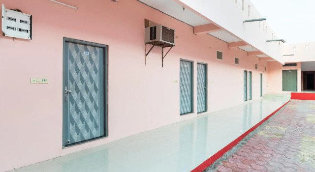 OYO 43278 Hotel Ujjwal Palace, Забронировать Отель Отели штата Махараштры 3 звезды, 3*