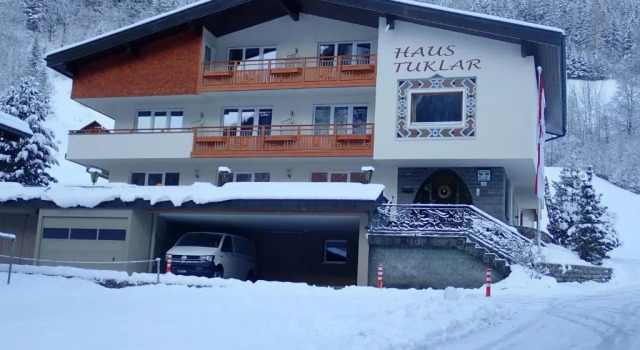 Haus Tuklar, Забронировать Отель Бранд Brandnertal, рядом с Гондольный подъемник Палюдбан