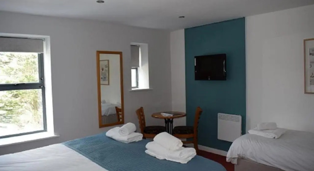 Семейный номер Standard с красивым видом из окна Newlands Holidays