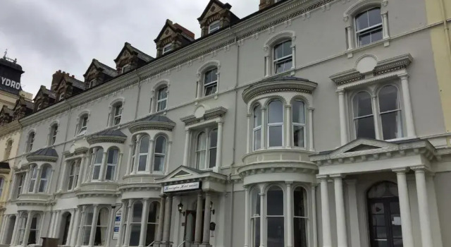 Kensington Hotel, Забронировать Отель Отели и гостиницы Лландидно, рядом с Буддийский центр Kalpa Bhadra Kadampa, Отель