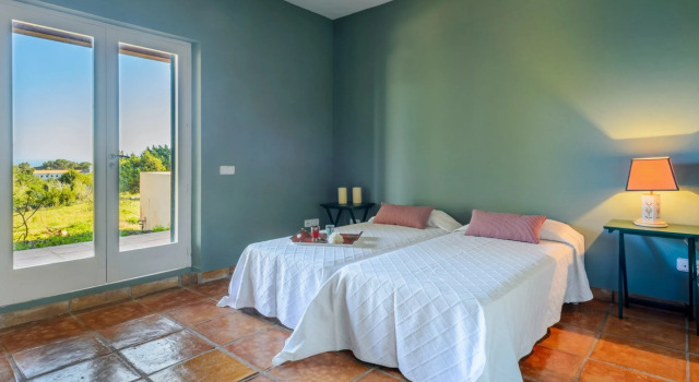 Villa Tros d'en Joan Vista Mar Es Cubells, Book Villa Sommerhuse i Es Cubells, Hytte