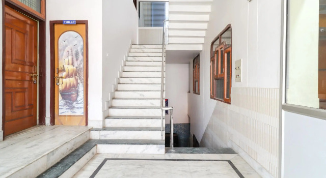 SPOT ON 70311 Rangoli Palace, Забронировать Отель Отели Hasanganj 3 звезды, 3*