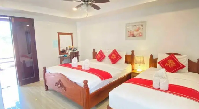 Трёхместный номер Superior с балконом и с видом на реку Luang Prabang Golden Lotus Villa River View