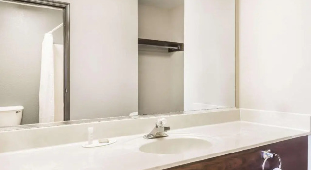 Studio Suite Super 8 by Wyndham Madison IN