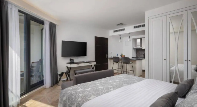 Номер Deluxe Ellure Luxury Suites