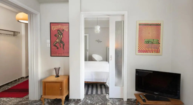 So Athens - Stylish 2 bedroom flat, Забронировать Отель Афины Острова Саронического залива - Аттика, рядом с Холм Филопаппос