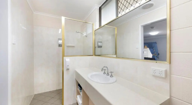 Четырёхместный семейный номер Standard с 2 комнатами Best Western Bundaberg City Motor Inn