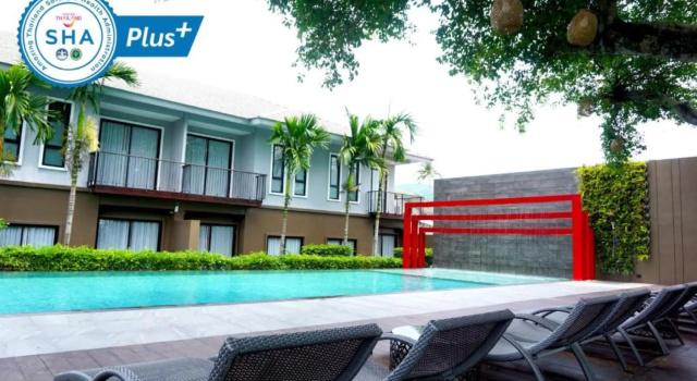 Двухместный номер Deluxe с видом на бассейн Antiya Hotel Phuket