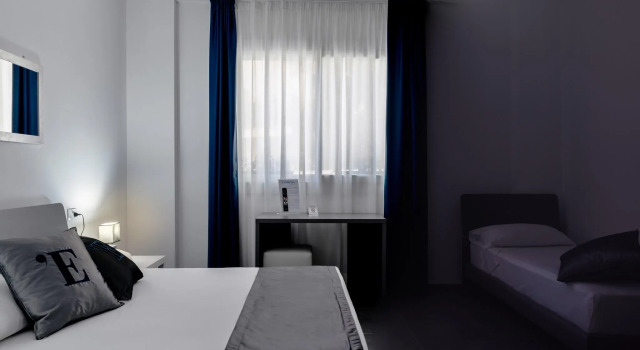Трёхместный номер Standard LEssenza Hotel