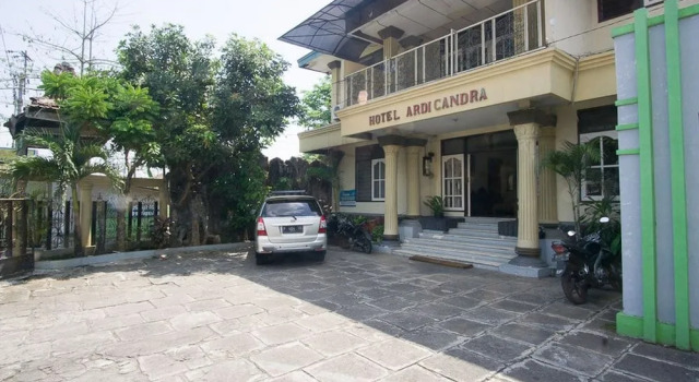 RedDoorz Syariah @ Jalan Gajah Mada, Book Guesthouse Guest Houses in East Java, Guesthouse