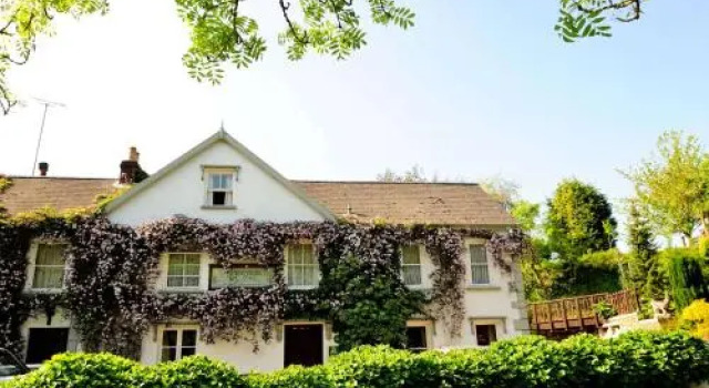 Auberge Du Val, Book Hostel / Vandrerhjem Hostels i Channel Islands, Hostel / Vandrerhjem