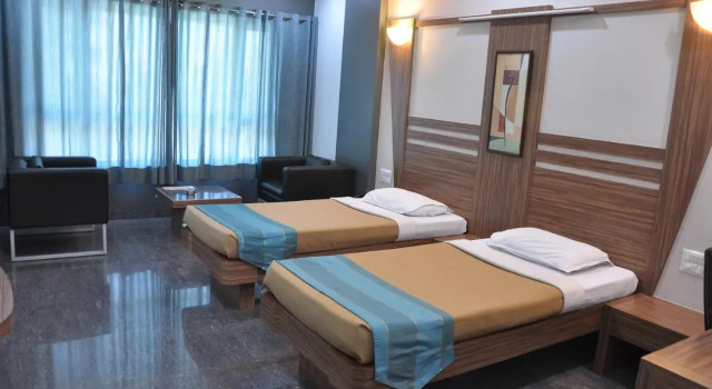 Lotus Hotel, Забронировать Отель Отели штата Махараштры 3 звезды, 3*
