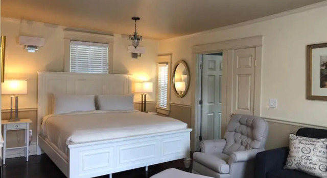 Bellevue Manor