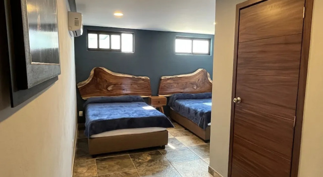 Двухместный номер Comfort Hotel La Bikina