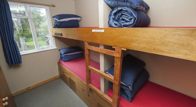 Craggan Outdoors' Ardenbeg Bunkhouse, Забронировать Отель Отели Грантаун-он-Спей с парковкой, рядом с Музей Грантауна, Парковка
