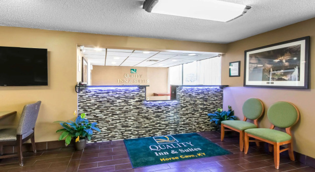 Quality Inn & Suites Horse Cave - Cave City, Забронировать Отель Отели Кейв-Сити с парковкой, Парковка