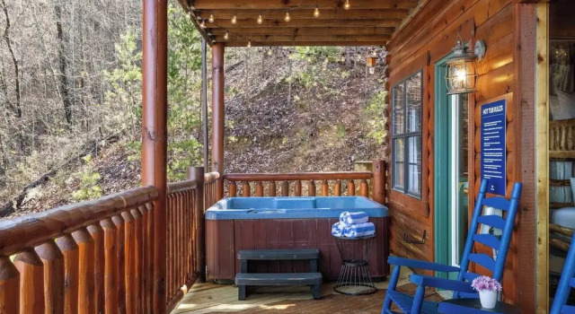 Bears Den Way by Avantstay Private Golf Sim, Firepit & Mountain Views Near Dollywood, Забронировать Дом для отпуска Отели Great Smoky Mountains National Park с парковкой, Парковка
