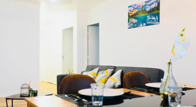 Bella Luna III - Elégant appartement centre ville - Parking gratuit - Wifi ultra rapide-Appareil Massage-Netflix-Jeu société, Prenota Appartamento Troyes Troyes Outlets