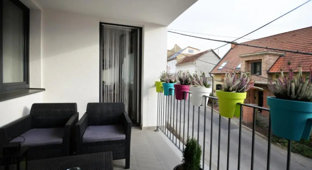 Апартаменты с балконом ONE Luxury Suites Eger