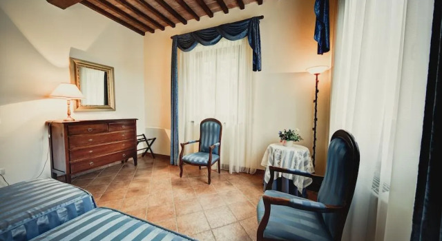 Relais La Cerreta, Забронировать Отель Отели Озера Тразимено с парковкой, Парковка