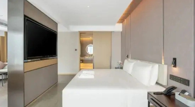 Люкс с видом на озеро Atour Hotel Changsha Binjiang Financial Center