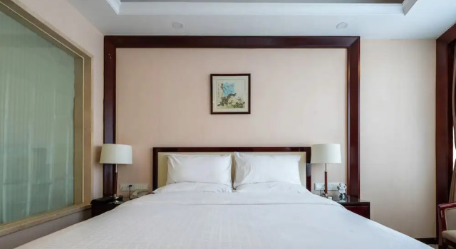 Номер Executive Nanjing Panda Jinling Hotel