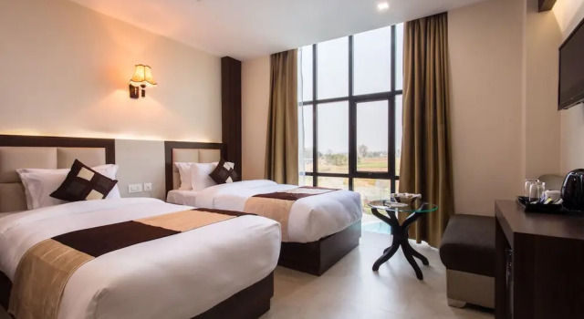 Люкс Executive Hotel Central Plaza