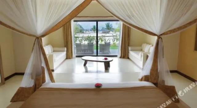 Люкс Pavilion Gold Zanzibar Beach House & Spa