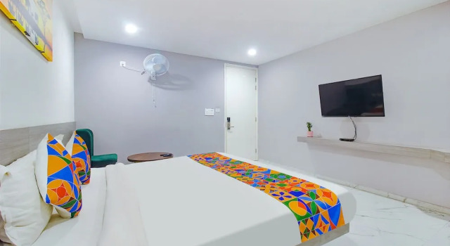 Fern Suites by FabHotel, Rezerwuj Hotel Lingampalli 