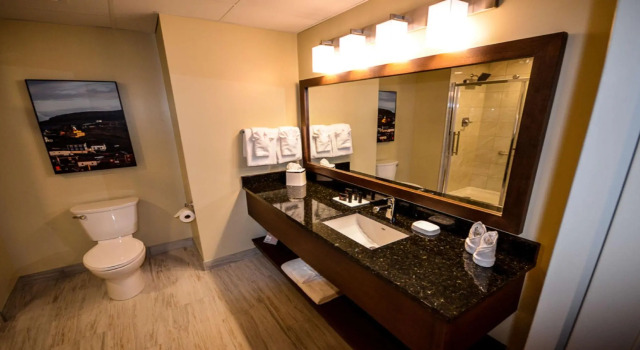 Люкс Best Western Plus St. Johns Airport Hotel and Suites