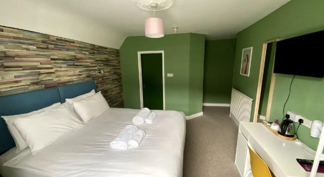 WiseStay, Забронировать Отель Отели Кардиффа 3 звезды, рядом с Caerphilly Mountain, 3*
