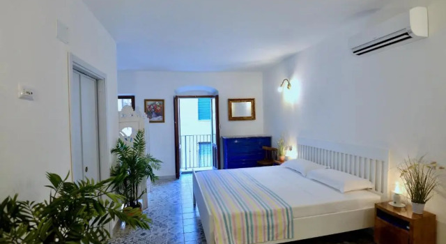 Charming, Spacious 3-bedroom Townhouse