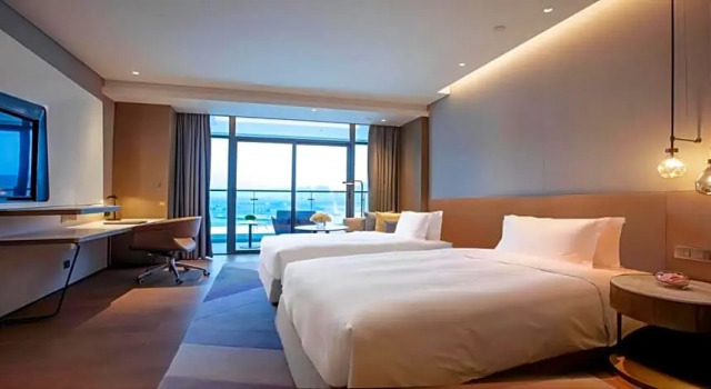 Двухместный номер Standard с балконом Crowne Plaza Ya an by IHG