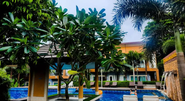 Люкс c 1 комнатой с видом на бассейн Phutara Lanta Resort - SHA Extra Plus Koh Lanta