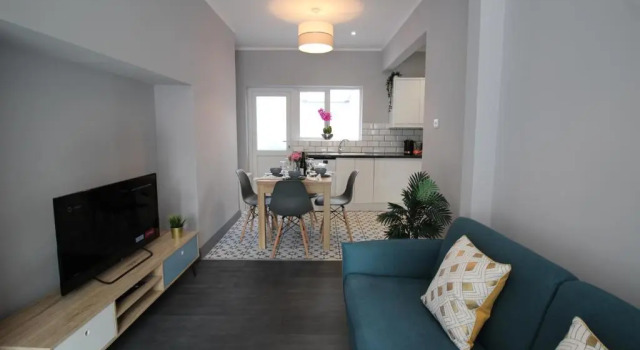 Anjore House - Modern House in Belfast City