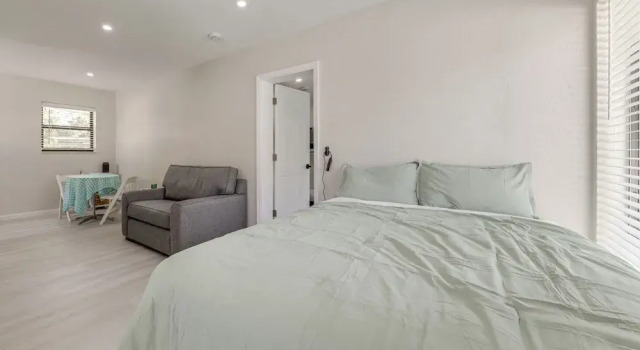 Flexible Family Living! Modern Pompano Beach Home, Rezerwuj Dom wakacyjny Hotele w Broward County z parkingiem, Parking