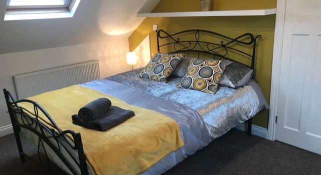 6 Bed-Sleeps 12-Hot Tub-Free Parking-Pet Friendly, Забронировать Отель Ньюкасл-апон-Тайн Тайн и Уир, рядом с Nuns Moor Park