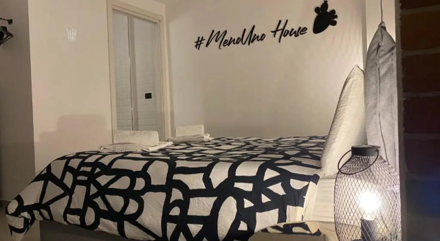 Menouno House, Book Hotel Crispiano Murgia