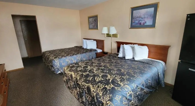 Четырёхместный номер Standard Mackinaw Budget Inn