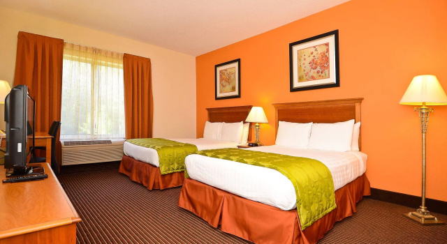 Четырёхместный номер Standard Fairfield by Marriott Inn & Suites Boone