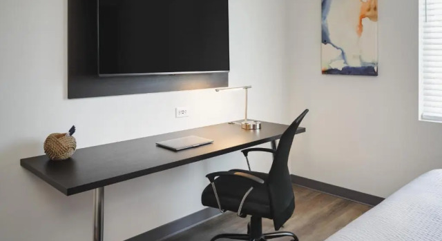 Suite stayAPT Suites Dothan