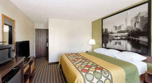Super 8 by Wyndham Norfolk