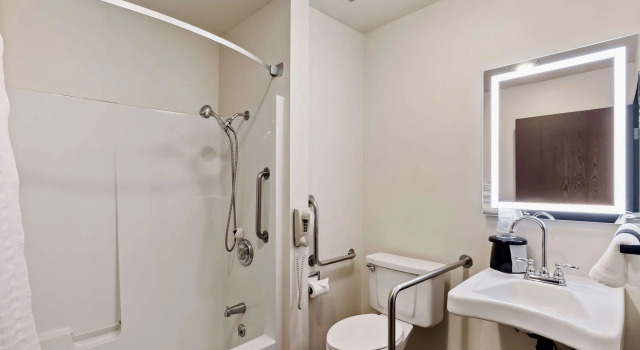 Трёхместный номер Standard SureStay Hotel by Best Western Twin Falls
