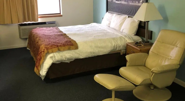 Четырёхместный номер Standard West Point Inn & Suits