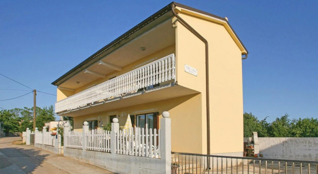 Nice Apartment in Liznjan With