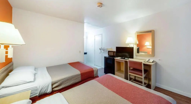Четырёхместный номер Standard Motel 6 Greenville, TX