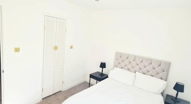 Charming 2-bed House in London, Забронировать Отель Лондон Большой Лондон, рядом с Роупел-стрит