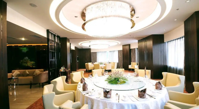Xi Chang MinShan Hotel, Varaa Hotelli Hotellit Sichuan pysäköinnillä, Pysäköinti