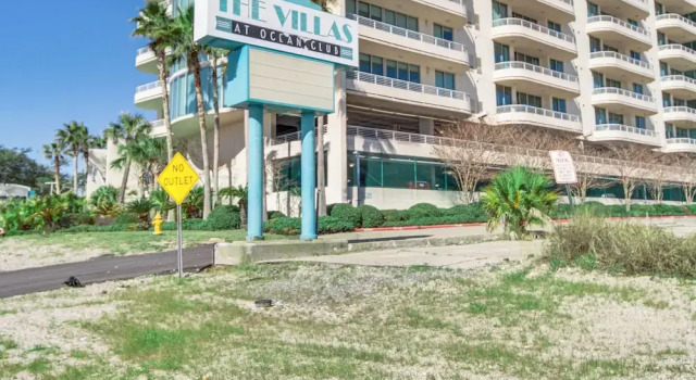 Beachside Biloxi Club Condo: Balcony w/ Ocean View, Забронировать Апартаменты/квартира Отели Миссисипи - побережья с парковкой, Парковка
