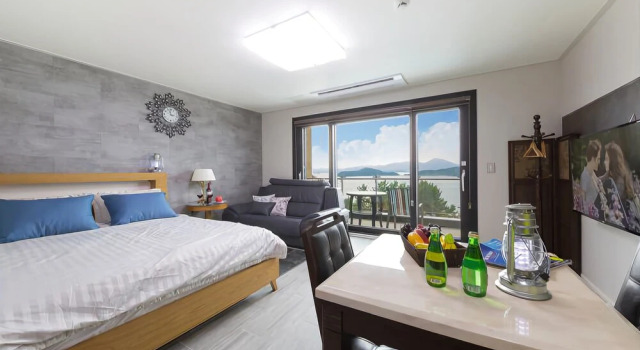 Geoje Ocean View Pension, Забронировать Отель Кодже Кёнсан-Намдо, рядом с Рыбацкая деревня Кедо
